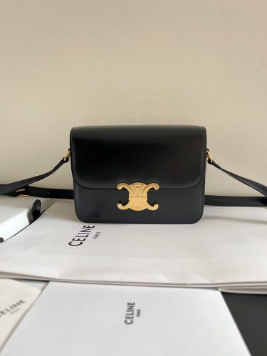 PHOTO-2025-11-12-18-12-33