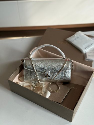 PHOTO-2025-11-17-19-43-31