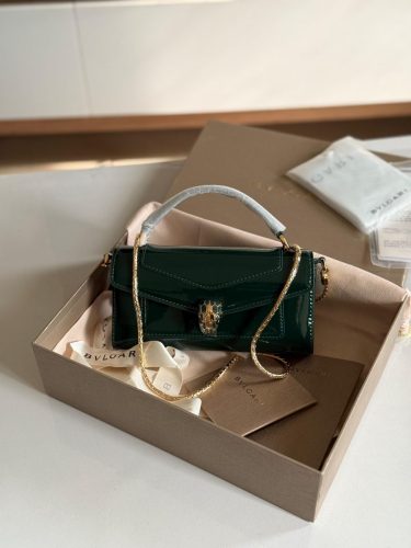 PHOTO-2025-11-17-19-43-38