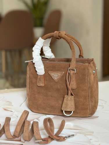 PHOTO-2025-12-04-21-50-18