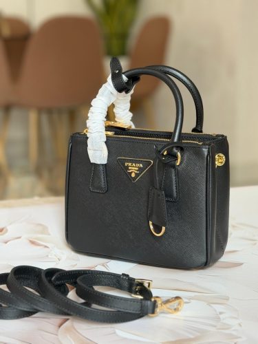 PHOTO-2025-12-04-21-50-25