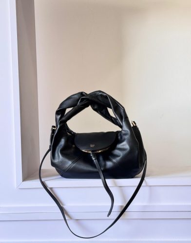 PHOTO-2025-12-07-12-21-34