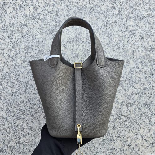 PHOTO-2025-12-27-18-50-13